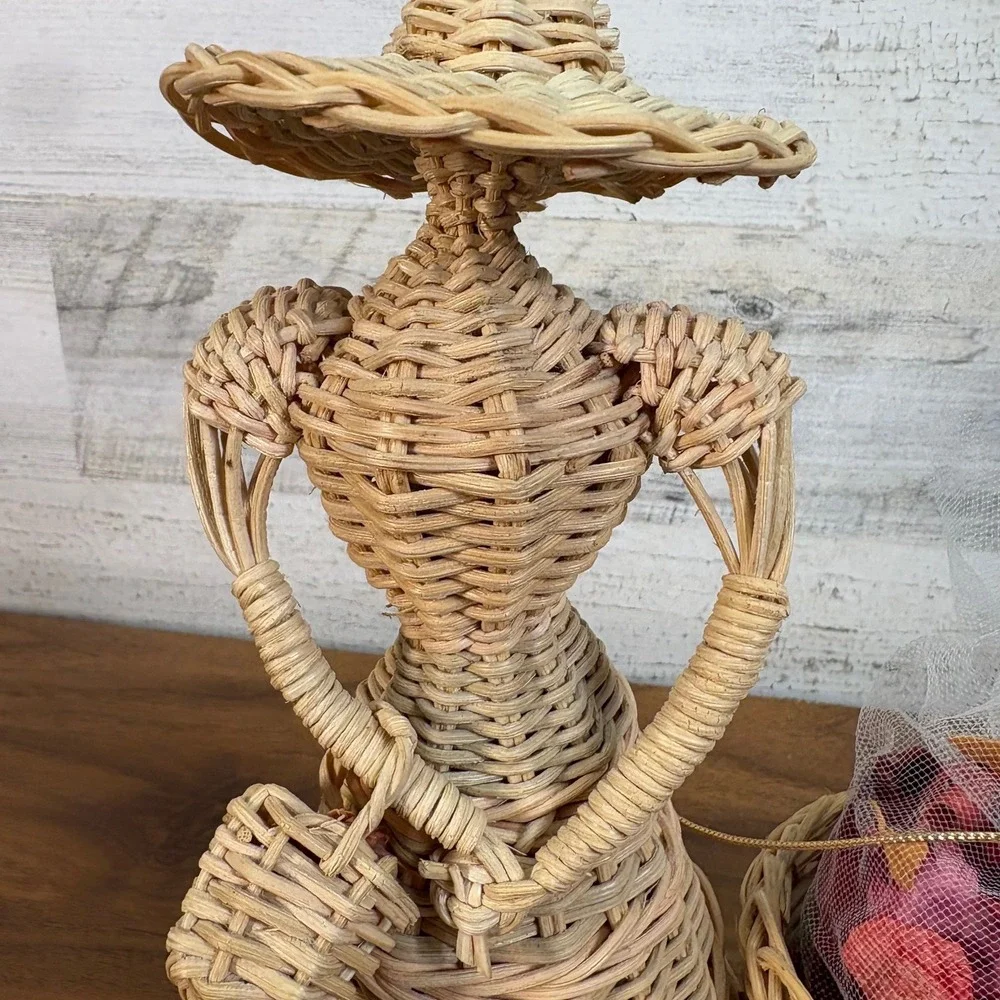 Vintage Hawaiian Hand Woven Wicker Rattan Doll with POTPOURRI Basket‎ 9